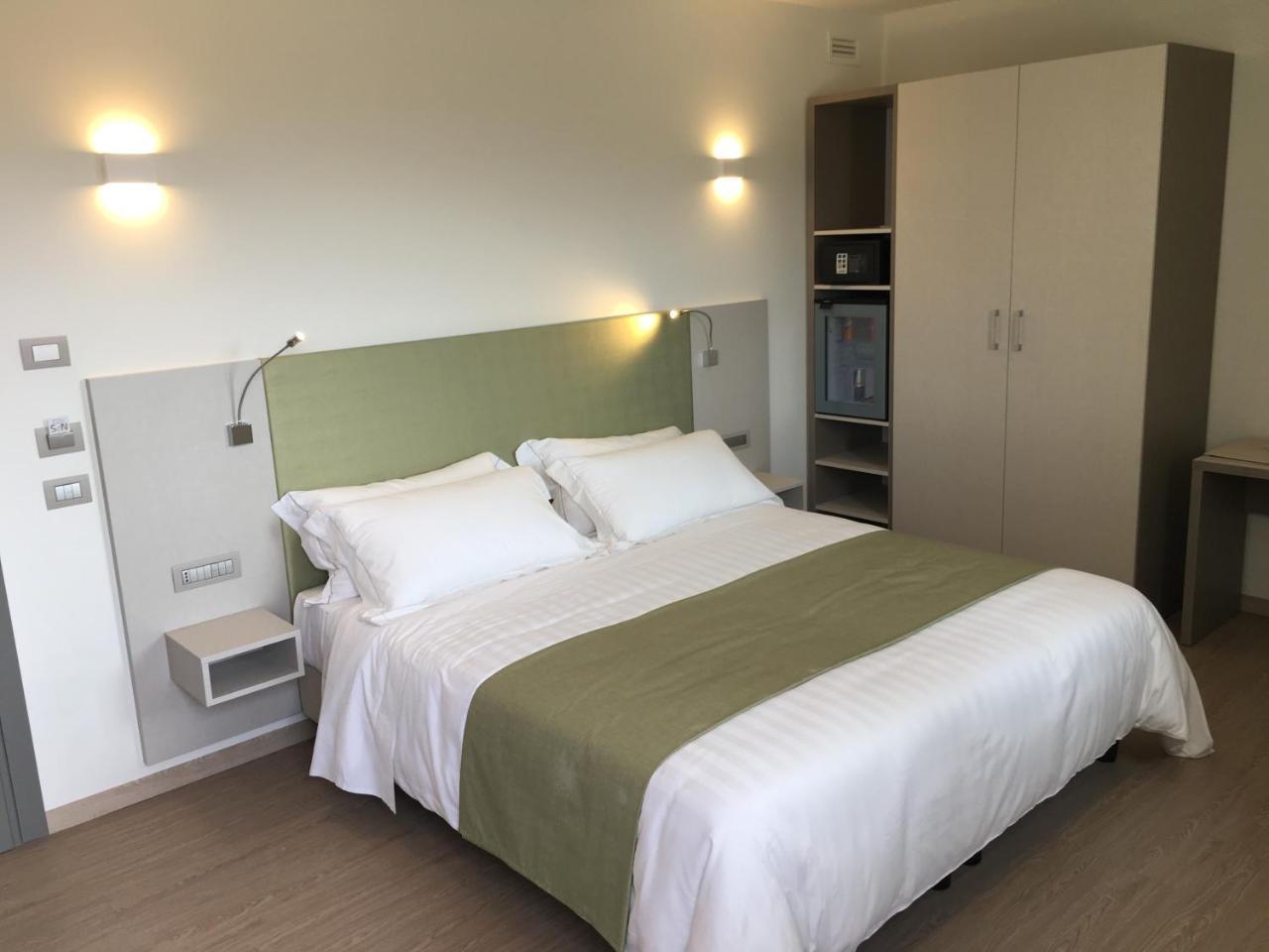 Hotel Stele Di Nora Pula Kültér fotó
